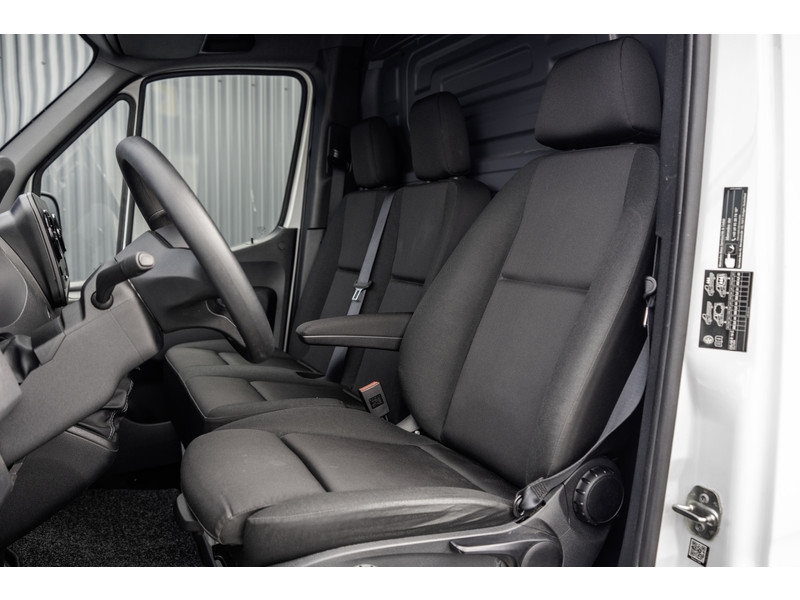 Mercedes-Benz Sprinter 317 CDI L2H2 | Mbux | Camera | CarPlay | Navigatie | Cruise | Climate | PDC | Euro 6  Mercedes-Benz Sprinter 317 CDI L2H2 | Mbux | Camera | CarPlay | Navigatie | Cruise | Climate | PDC | Euro 6