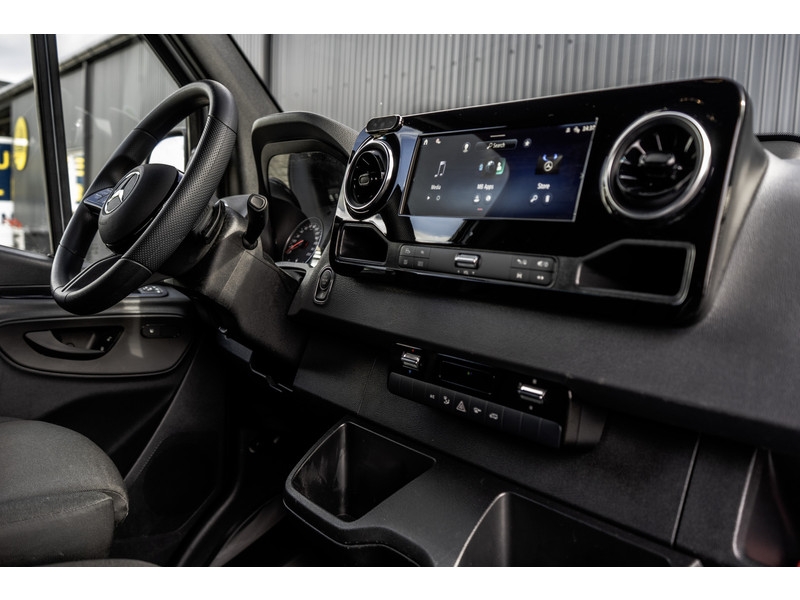 Mercedes-Benz Sprinter 317 CDI L2H2 | Automaat met Flippers | Mbux | Camera | CarPlay | Navi | Climate | Cruise | PDC | Eur  Mercedes-Benz Sprinter 317 CDI L2H2 | Automaat met Flippers | Mbux | Camera | CarPlay | Navi | Climate | Cruise | PDC | Eur