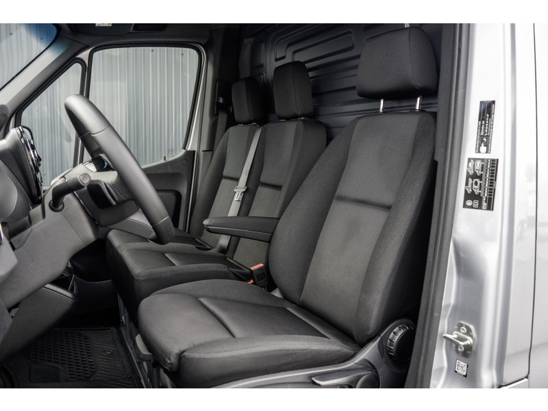Mercedes-Benz Sprinter 317 CDI L2H2 | Automaat met Flippers | Mbux | Camera | CarPlay | Navi | Climate | Cruise | PDC | Eur  Mercedes-Benz Sprinter 317 CDI L2H2 | Automaat met Flippers | Mbux | Camera | CarPlay | Navi | Climate | Cruise | PDC | Eur