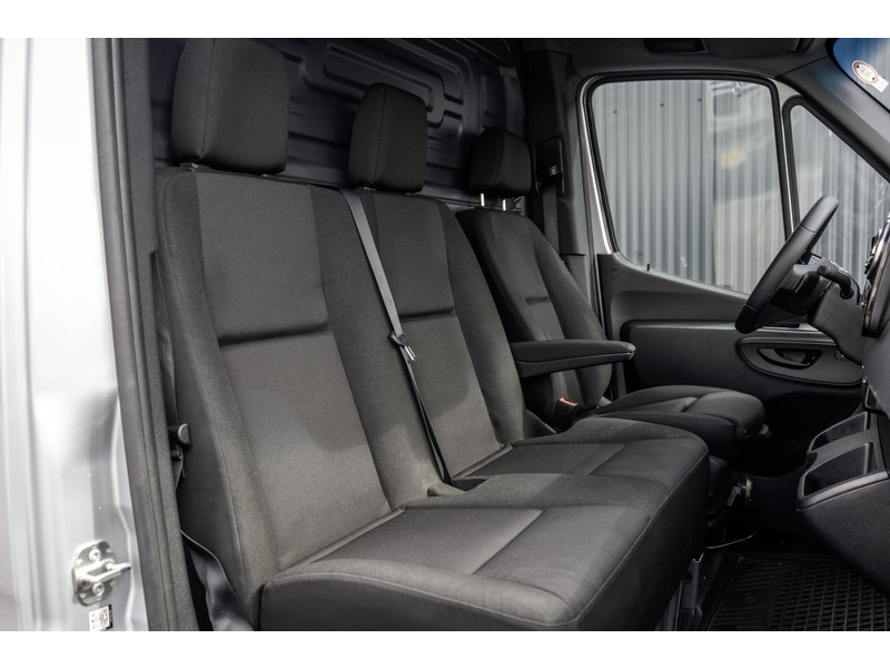 Mercedes-Benz Sprinter 317 CDI L2H2 | Automaat met Flippers | Mbux | Camera | CarPlay | Navi | Climate | Cruise | PDC | Eur  Mercedes-Benz Sprinter 317 CDI L2H2 | Automaat met Flippers | Mbux | Camera | CarPlay | Navi | Climate | Cruise | PDC | Eur
