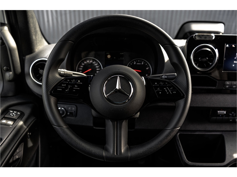 Mercedes-Benz Sprinter 317 CDI L2H2 | Automaat met Flippers | Mbux | Camera | CarPlay | Navi | Climate | Cruise | PDC | Eur  Mercedes-Benz Sprinter 317 CDI L2H2 | Automaat met Flippers | Mbux | Camera | CarPlay | Navi | Climate | Cruise | PDC | Eur