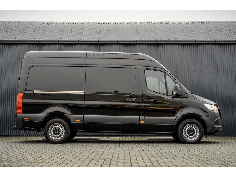 Mercedes-Benz Sprinter 317 1.9 CDI L2H2 | 170 PK | Mbux | Cruise | Climate | Camera | PDC  Mercedes-Benz Sprinter 317 1.9 CDI L2H2 | 170 PK | Mbux | Cruise | Climate | Camera | PDC