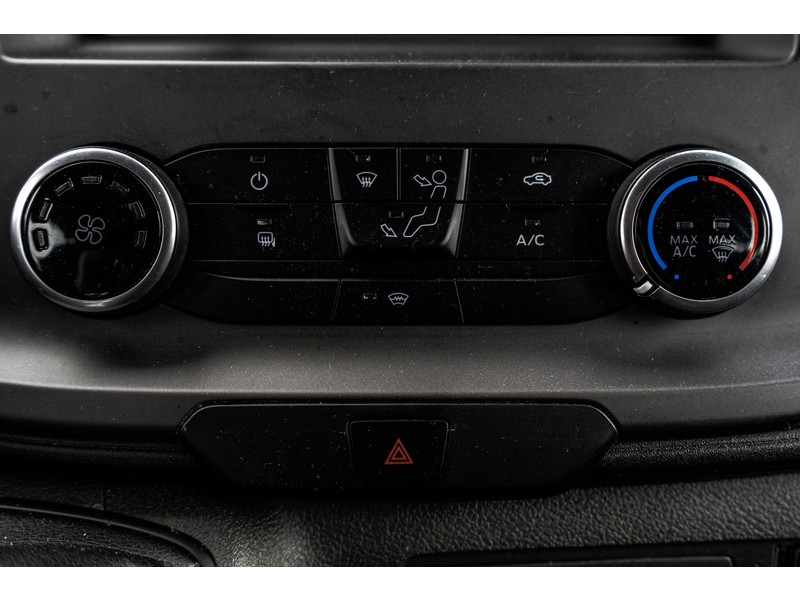 Ford Transit Custom **2.0 TDCI 131PK L2H1 | 6-Zits | Cruise | Airco | PDC | Euro 6**  Ford Transit Custom **2.0 TDCI 131PK L2H1 | 6-Zits | Cruise | Airco | PDC | Euro 6**