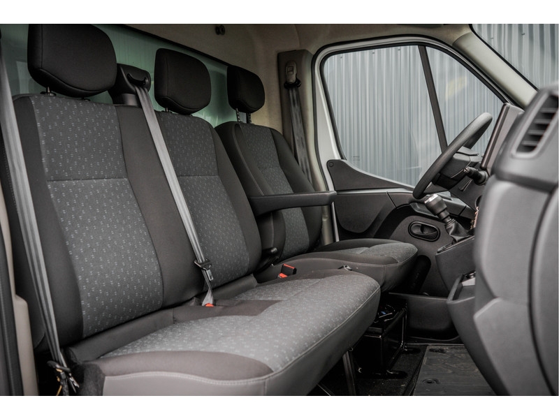 Opel Movano **2.3 Turbo | Bakwagen met Laadklep | 146 PK | Laadvermogen: 1203KG | Cruise | Navigatie | MF Stuur*  Opel Movano **2.3 Turbo | Bakwagen met Laadklep | 146 PK | Laadvermogen: 1203KG | Cruise | Navigatie | MF Stuur*