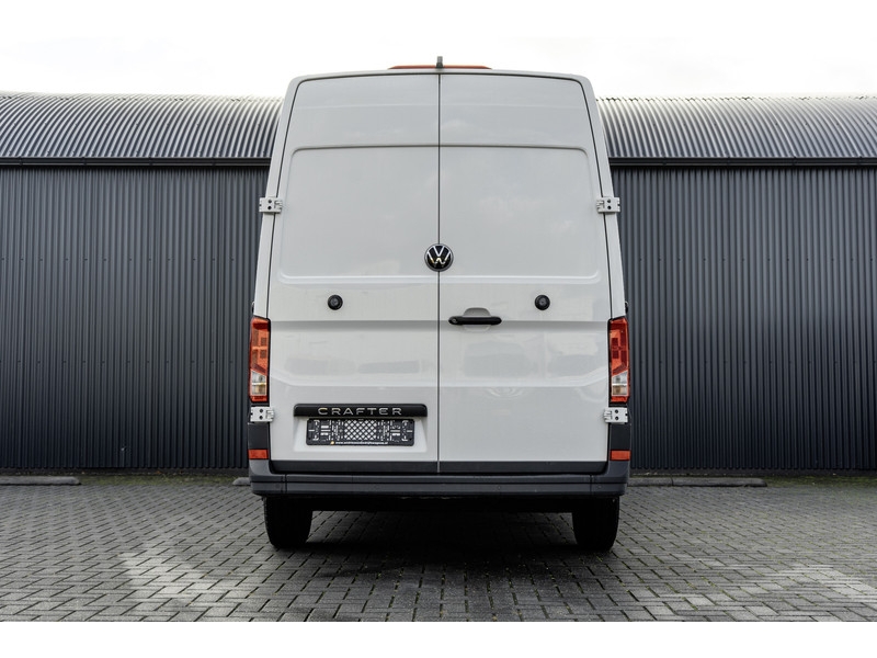 Volkswagen Crafter 35 TDI | L4H3 | NW Model | 140PK | Camera | CarPlay | Navigatie | Climate | PDC | Euro 6  Volkswagen Crafter 35 TDI | L4H3 | NW Model | 140PK | Camera | CarPlay | Navigatie | Climate | PDC | Euro 6