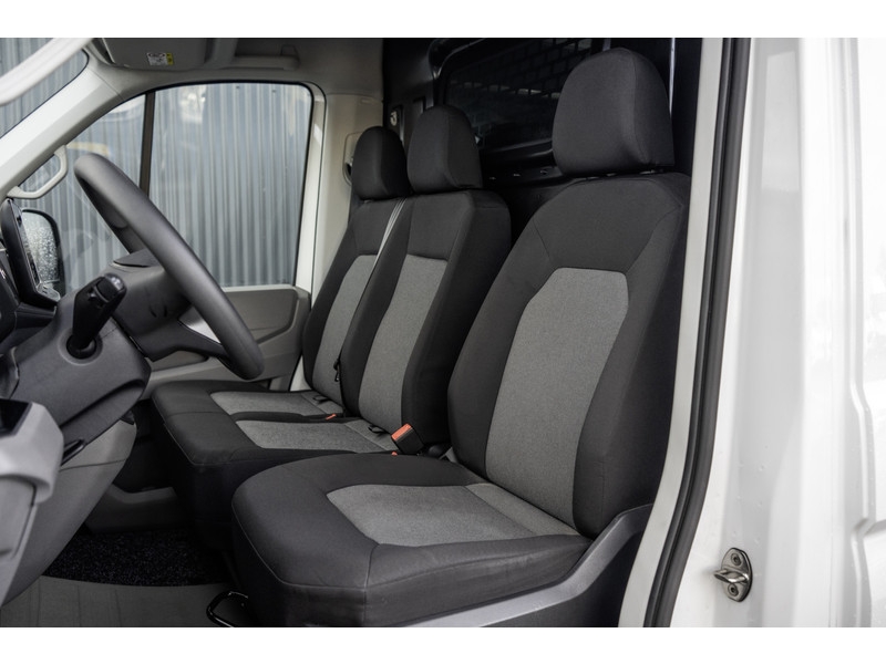 Volkswagen Crafter 35 TDI | L4H3 | NW Model | 140PK | Camera | CarPlay | Navigatie | Climate | PDC | Euro 6  Volkswagen Crafter 35 TDI | L4H3 | NW Model | 140PK | Camera | CarPlay | Navigatie | Climate | PDC | Euro 6