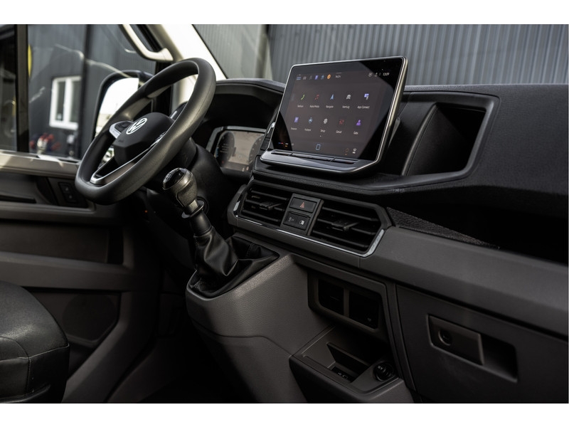 Volkswagen Crafter 2.0TDI 140PK 30 TDI | L3H2 | NW Model | Navi | CarPlay | Camera | Cruise | Climate | PDC | Euro 6 Volkswagen Crafter 2.0TDI 140PK 30 TDI | L3H2 | NW Model | Navi | CarPlay | Camera | Cruise | Climate | PDC | Euro 6