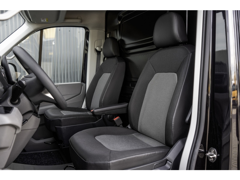 Volkswagen Crafter 2.0TDI 140PK 30 TDI | L3H2 | NW Model | Navi | CarPlay | Camera | Cruise | Climate | PDC | Euro 6 Volkswagen Crafter 2.0TDI 140PK 30 TDI | L3H2 | NW Model | Navi | CarPlay | Camera | Cruise | Climate | PDC | Euro 6