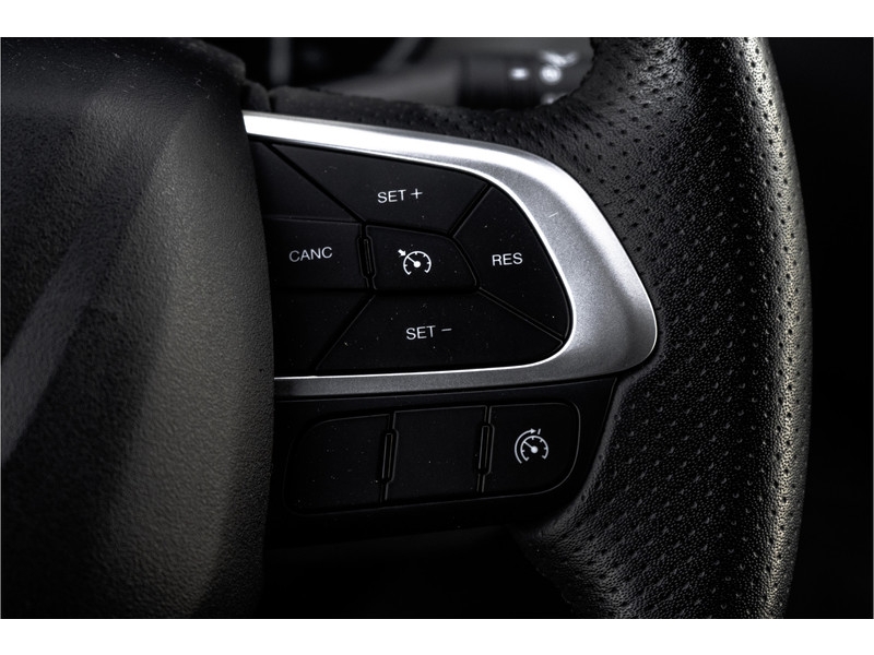 Iveco Daily 35C18 | NW Model | Bakwagen met Laadklep | Automaat | LED | Navi | 3.5T Trekhaak | Climate | Cruise Iveco Daily 35C18 | NW Model | Bakwagen met Laadklep | Automaat | LED | Navi | 3.5T Trekhaak | Climate | Cruise