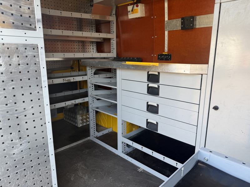 Ford Transit 350 2.0 TDCI L2H2 Trend Elektrisch Imperiaal Volledige Carval Inbouw Airco Cruise Control Camera Nav Ford Transit 350 2.0 TDCI L2H2 Trend Elektrisch Imperiaal Volledige Carval Inbouw Airco Cruise Control Camera Nav