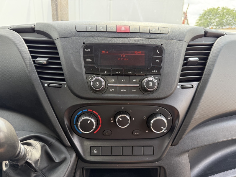Iveco Daily 35S14 2.3 Open Laadbak Pritische Airco Cruise Control Lucht Geveerde Stoel  Iveco Daily 35S14 2.3 Open Laadbak Pritische Airco Cruise Control Lucht Geveerde Stoel