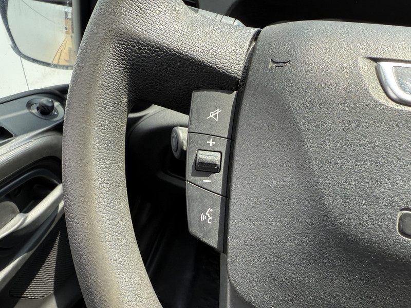 Iveco Daily 35S14 2.3 Open Laadbak Pritische Airco Cruise Control Lucht Geveerde Stoel  Iveco Daily 35S14 2.3 Open Laadbak Pritische Airco Cruise Control Lucht Geveerde Stoel