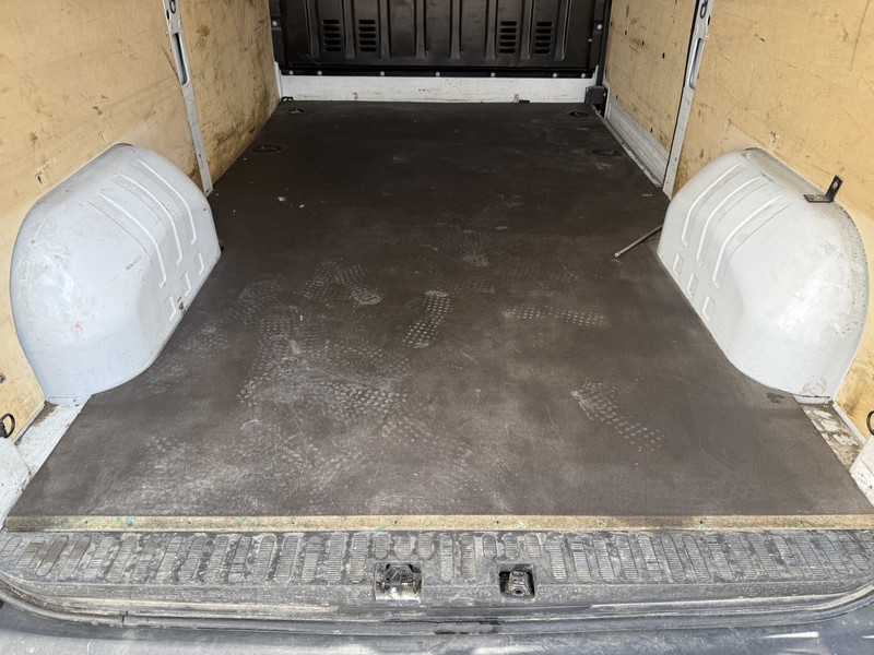 Renault Master T33 2.3 DCI 135PK L2H2 Airco Cruise Control Parkeersensoren LED  Renault Master T33 2.3 DCI 135PK L2H2 Airco Cruise Control Parkeersensoren LED