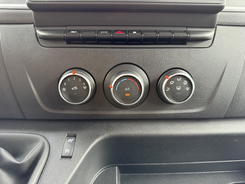 Renault Master T33 2.3 DCI 135PK L2H2 Airco Cruise Control Parkeersensoren LED  Renault Master T33 2.3 DCI 135PK L2H2 Airco Cruise Control Parkeersensoren LED
