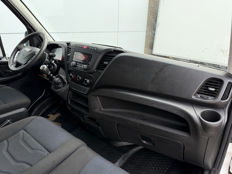 Iveco Daily 35C14 2.3 Dubbele Cabine Dubbellucht 7 Stoelen Airco Cruise Control Trekhaak 3.5t Tipper Benne Kippe Iveco Daily 35C14 2.3 Dubbele Cabine Dubbellucht 7 Stoelen Airco Cruise Control Trekhaak 3.5t Tipper Benne Kippe