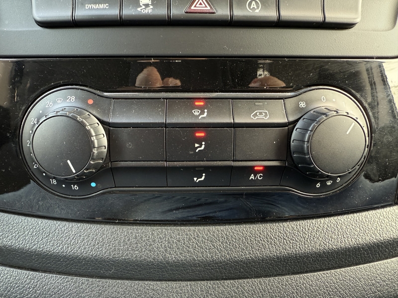 Mercedes-Benz Vito 114 2.1 CDI Automaat Climate Control Cruise Control Parkeersensoren voor achter Apple Carplay Androi Mercedes-Benz Vito 114 2.1 CDI Automaat Climate Control Cruise Control Parkeersensoren voor achter Apple Carplay Androi