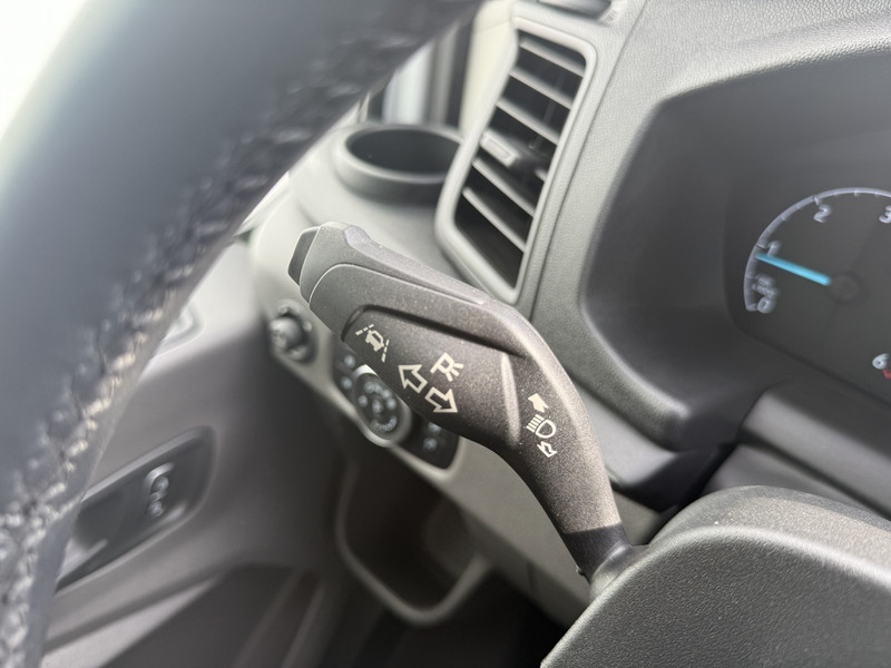 Ford Transit 350 2.0 TDCI 130PK L3H1 Airco Cruise Control Achterdeuren Koffer Bakwagen Meubelbak Ford Transit 350 2.0 TDCI 130PK L3H1 Airco Cruise Control Achterdeuren Koffer Bakwagen Meubelbak