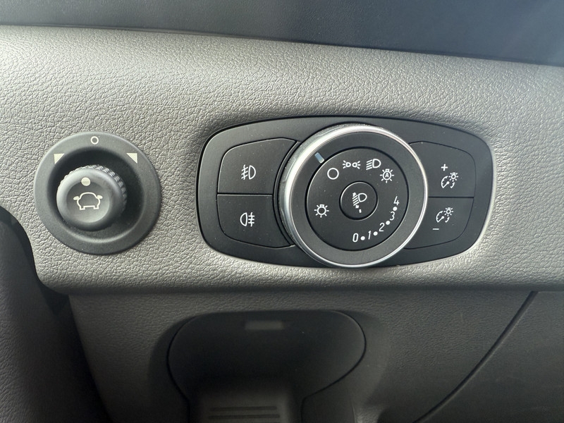 Ford Transit 350 2.0 TDCI 130PK L3H1 Airco Cruise Control Achterdeuren Koffer Bakwagen Meubelbak Ford Transit 350 2.0 TDCI 130PK L3H1 Airco Cruise Control Achterdeuren Koffer Bakwagen Meubelbak