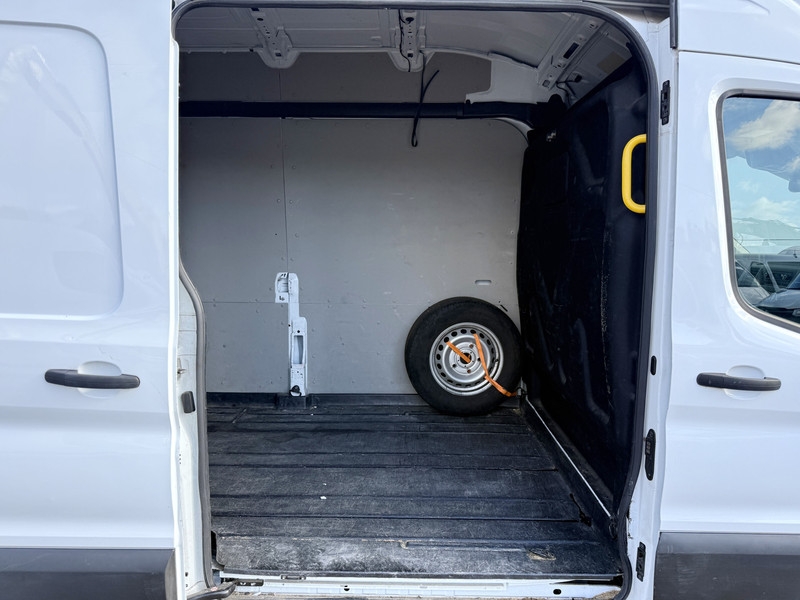 Ford Transit 350 2.0 TDCI L3H3 170PK Airco Cruise Control Parkeersensoren voor achter  Ford Transit 350 2.0 TDCI L3H3 170PK Airco Cruise Control Parkeersensoren voor achter