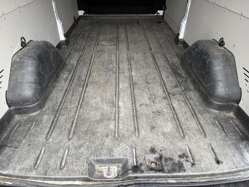 Ford Transit 350 2.0 TDCI 170PK L3H3 170PK Airco Cruise Control Parkeersensoren voor achter  Ford Transit 350 2.0 TDCI 170PK L3H3 170PK Airco Cruise Control Parkeersensoren voor achter