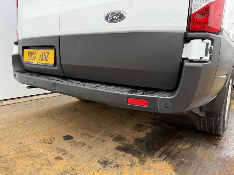 Ford Transit 350 2.0 TDCI 170PK L3H3 170PK Airco Cruise Control Parkeersensoren voor achter  Ford Transit 350 2.0 TDCI 170PK L3H3 170PK Airco Cruise Control Parkeersensoren voor achter