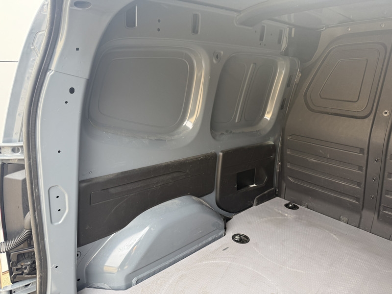 Nissan Townstar N-Connecta 1.3 130PK **Benzine** L1H1 Airco Carplay Cruise Control Trekhaak Keyless Start Stoelverwa  Nissan Townstar N-Connecta 1.3 130PK **Benzine** L1H1 Airco Carplay Cruise Control Trekhaak Keyless Start Stoelverwa