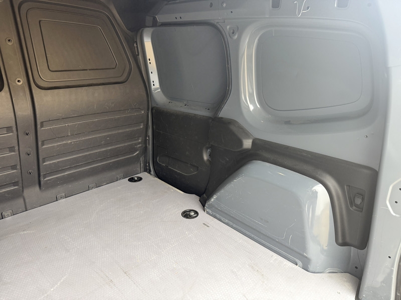 Nissan Townstar N-Connecta 1.3 130PK **Benzine** L1H1 Airco Carplay Cruise Control Trekhaak Keyless Start Stoelverwa  Nissan Townstar N-Connecta 1.3 130PK **Benzine** L1H1 Airco Carplay Cruise Control Trekhaak Keyless Start Stoelverwa