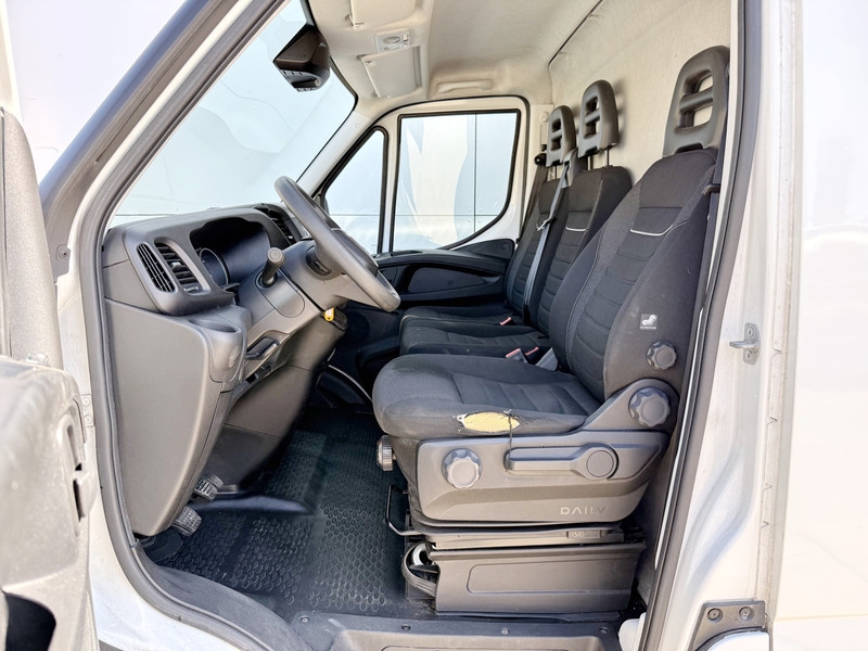 Iveco Daily 35S14 L2H2 Airco Cruise Control 3.5t Trekgewicht Euro 6  Iveco Daily 35S14 L2H2 Airco Cruise Control 3.5t Trekgewicht Euro 6