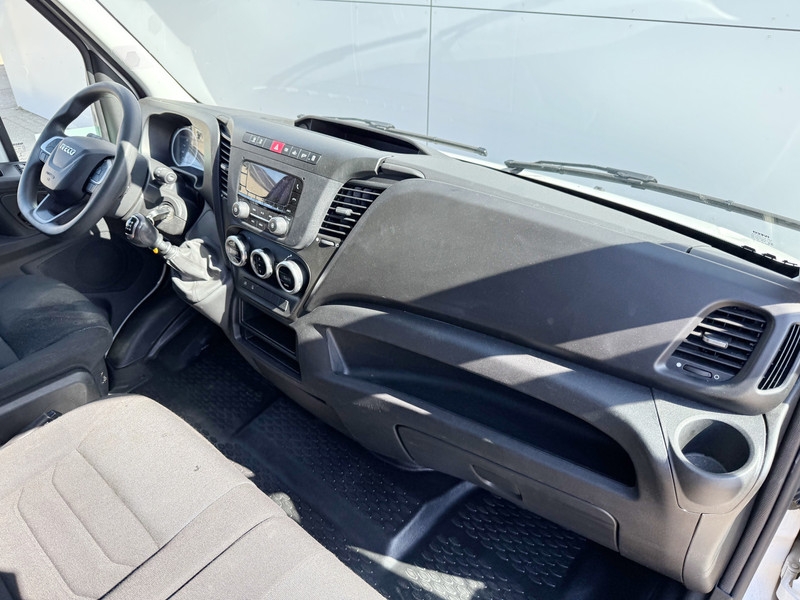 Iveco Daily 35S14 L2H2 Airco Cruise Control 3.5t Trekgewicht Euro 6  Iveco Daily 35S14 L2H2 Airco Cruise Control 3.5t Trekgewicht Euro 6