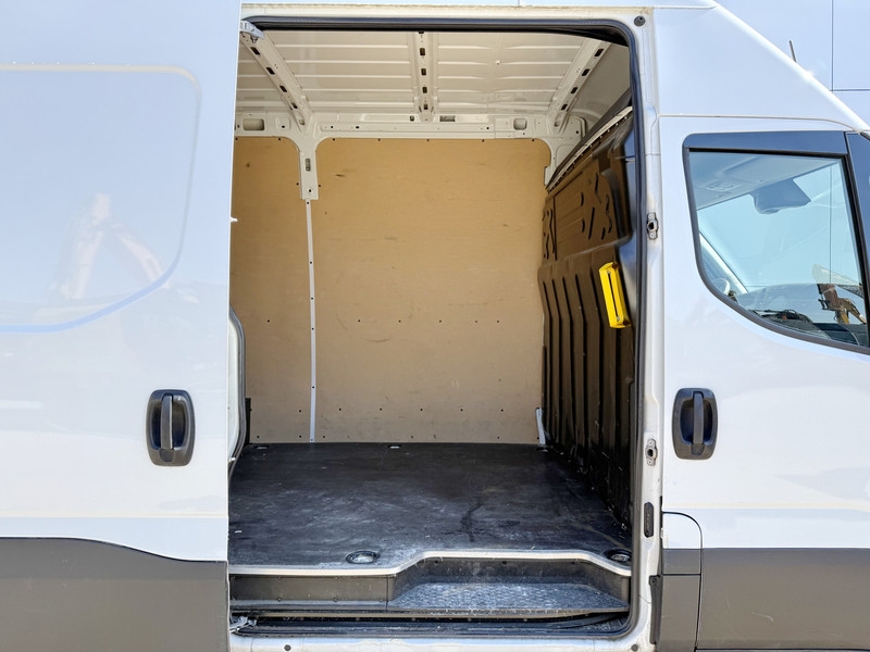 Iveco Daily 35S14 L2H2 Airco Cruise Control 3.5t Trekgewicht Euro 6  Iveco Daily 35S14 L2H2 Airco Cruise Control 3.5t Trekgewicht Euro 6