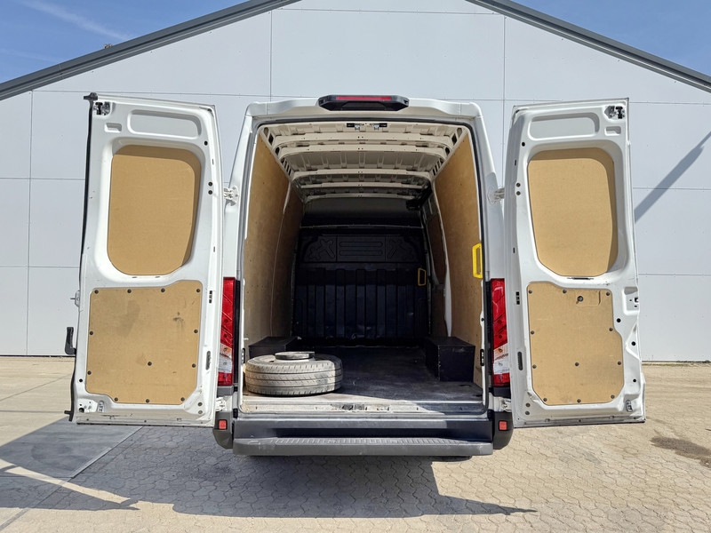 Iveco Daily 35S14 L2H2 Airco Cruise Control 3.5t Trekgewicht Euro 6  Iveco Daily 35S14 L2H2 Airco Cruise Control 3.5t Trekgewicht Euro 6