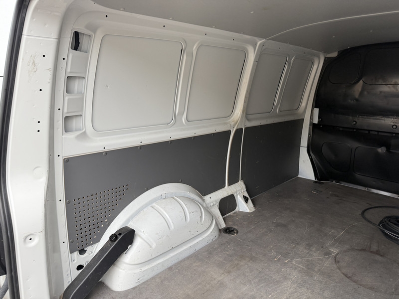 Volkswagen e-Transporter 113PK 138KM WLTP 37,3kWh 100% Elektrisch ABT E-transporter 3 Stoelen Airco Parkeersensoren voor achter  elektrisch Volkswagen e-Transporter 113PK 138KM WLTP 37,3kWh 100% Elektrisch ABT E-transporter 3 Stoelen Airco Parkeersensoren voor achter  elektrisch