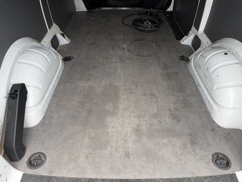 Volkswagen e-Transporter 113PK 138KM WLTP 37,3kWh 100% Elektrisch ABT E-transporter 3 Stoelen Airco Parkeersensoren voor achter  elektrisch Volkswagen e-Transporter 113PK 138KM WLTP 37,3kWh 100% Elektrisch ABT E-transporter 3 Stoelen Airco Parkeersensoren voor achter  elektrisch