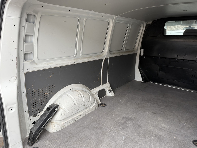 Volkswagen E-Transporter 113PK L2H1 138KM WLTP 37,3kWh 100% Elektrisch ABT E-transporter 3 Stoelen Airco Parkeersensoren voor  elektrisch Volkswagen E-Transporter 113PK L2H1 138KM WLTP 37,3kWh 100% Elektrisch ABT E-transporter 3 Stoelen Airco Parkeersensoren voor  elektrisch