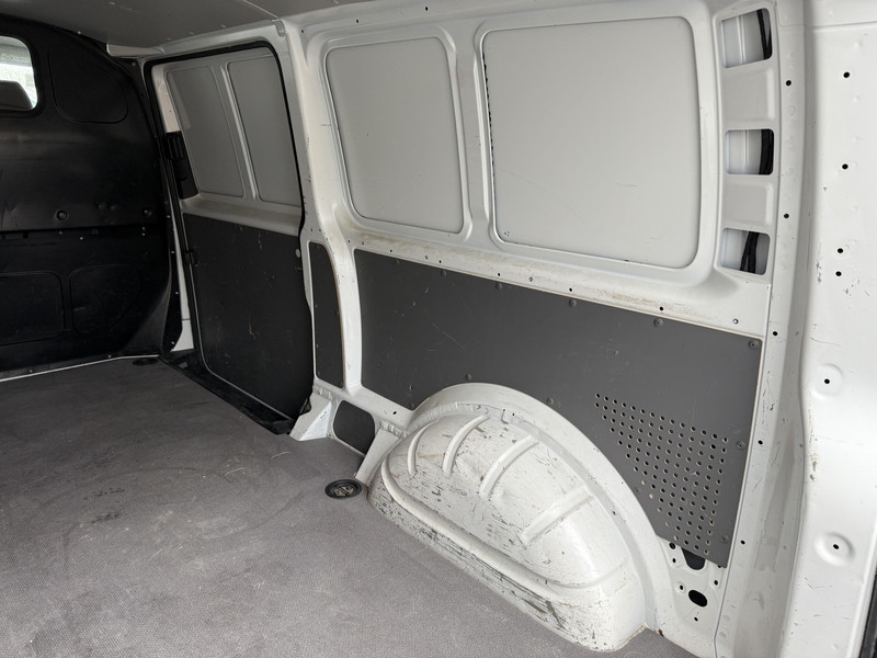 Volkswagen E-Transporter 113PK L2H1 138KM WLTP 37,3kWh 100% Elektrisch ABT E-transporter 3 Stoelen Airco Parkeersensoren voor  elektrisch Volkswagen E-Transporter 113PK L2H1 138KM WLTP 37,3kWh 100% Elektrisch ABT E-transporter 3 Stoelen Airco Parkeersensoren voor  elektrisch