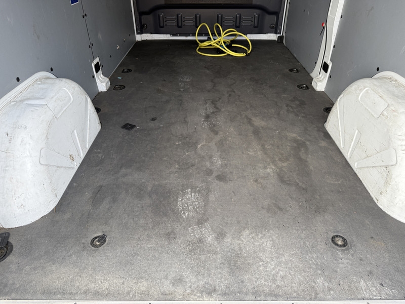 Mercedes-Benz eSprinter 112 L2H2 100% Elektrisch 55kWh 168km WLTP 80kw Snelladen Climate Control Camera Stoelverwarming elektrisch Mercedes-Benz eSprinter 112 L2H2 100% Elektrisch 55kWh 168km WLTP 80kw Snelladen Climate Control Camera Stoelverwarming elektrisch