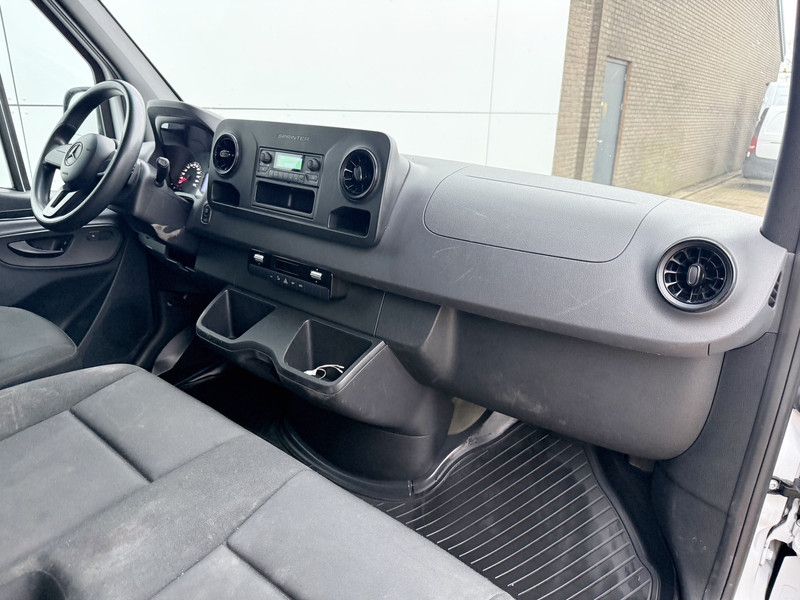 Mercedes-Benz eSprinter eSprinter L2H2 55 kWh L2H2 100% Elektrisch 55kWh 168km WLTP 80kw Snelladen Climate Control Camera St elektrisch Mercedes-Benz eSprinter eSprinter L2H2 55 kWh L2H2 100% Elektrisch 55kWh 168km WLTP 80kw Snelladen Climate Control Camera St elektrisch