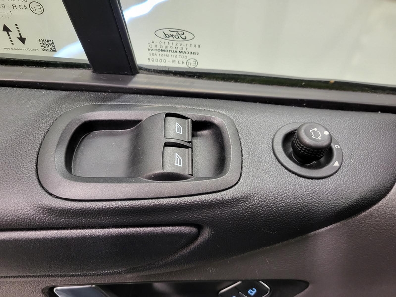 Ford Transit Custom 2.0TDCI 3-zits Euro 6!  Ford Transit Custom 2.0TDCI 3-zits Euro 6!