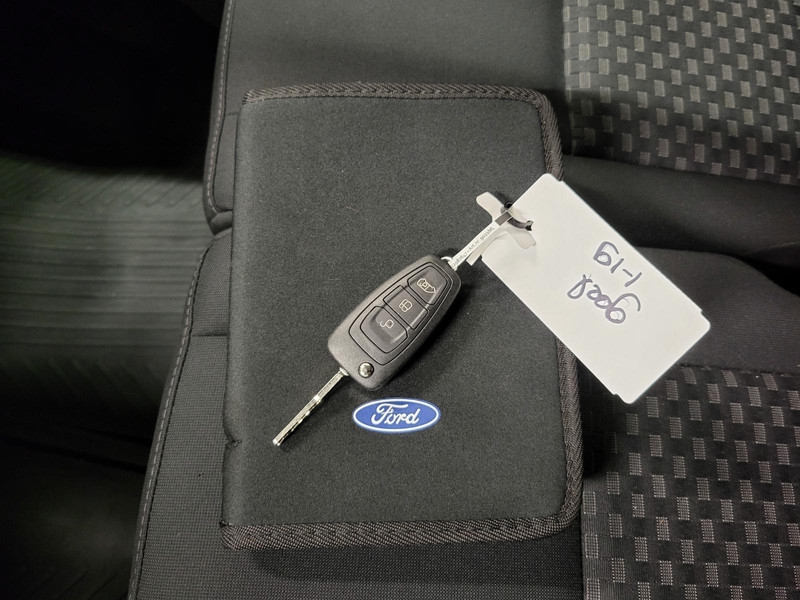 Ford Transit Custom 2.0TDCI 3-zits Euro 6!  Ford Transit Custom 2.0TDCI 3-zits Euro 6!