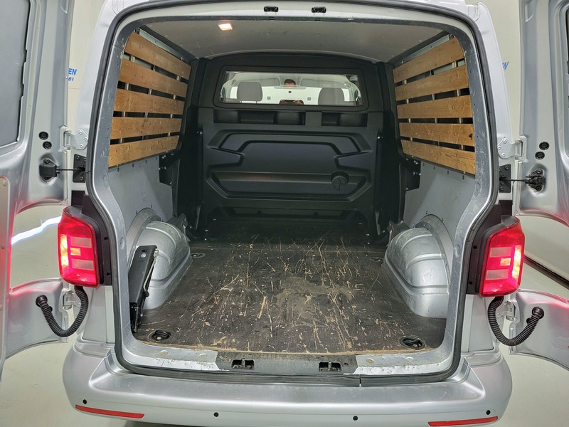 Volkswagen Transporter 2.0TDI L2/H1 Dubbele cabine Euro 6!  Volkswagen Transporter 2.0TDI L2/H1 Dubbele cabine Euro 6!