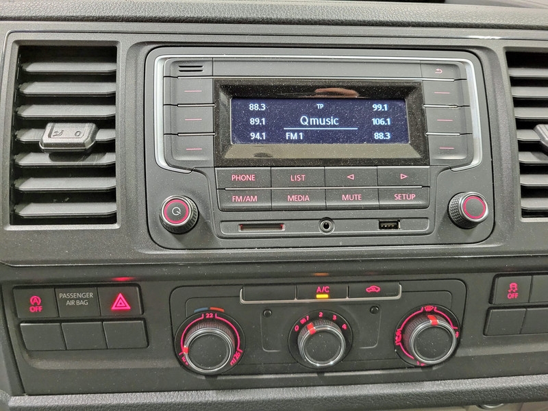 Volkswagen Transporter 2.0TDI L2/H1 Dubbele cabine Euro 6!  Volkswagen Transporter 2.0TDI L2/H1 Dubbele cabine Euro 6!