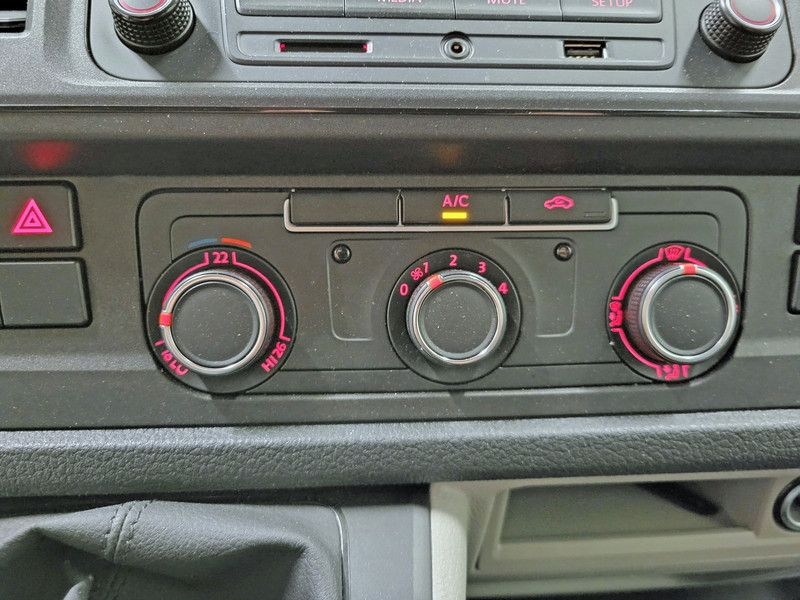 Volkswagen Transporter 2.0TDI L2/H1 Dubbele cabine Euro 6!  Volkswagen Transporter 2.0TDI L2/H1 Dubbele cabine Euro 6!