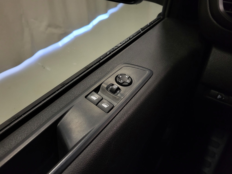 Opel Vivaro 2.0BlueHDi 145pk L2/H1 Euro 6!  Opel Vivaro 2.0BlueHDi 145pk L2/H1 Euro 6!