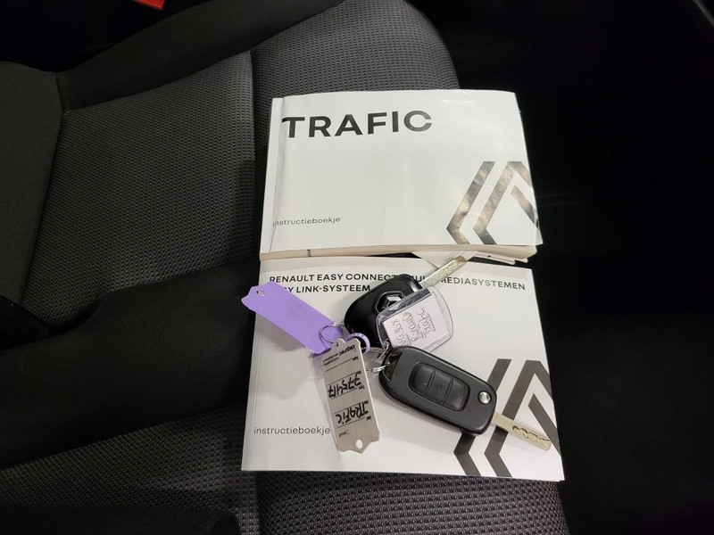 Renault Trafic 2.0dCi L2/H1 Trekhaak Euro 6!  Renault Trafic 2.0dCi L2/H1 Trekhaak Euro 6!