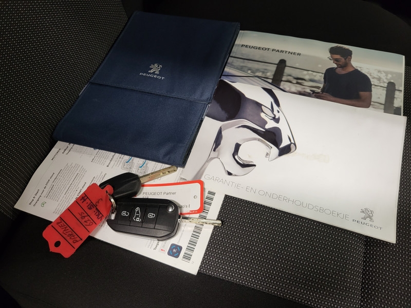 Peugeot Partner 1.2PureTech 111pk Benzine!  Peugeot Partner 1.2PureTech 111pk Benzine!