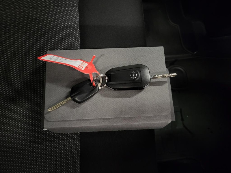 Opel Vivaro-e Combi 50kWh L2/H1 9-Personenbus 220km Actieradius!  elektrisch Opel Vivaro-e Combi 50kWh L2/H1 9-Personenbus 220km Actieradius!  elektrisch